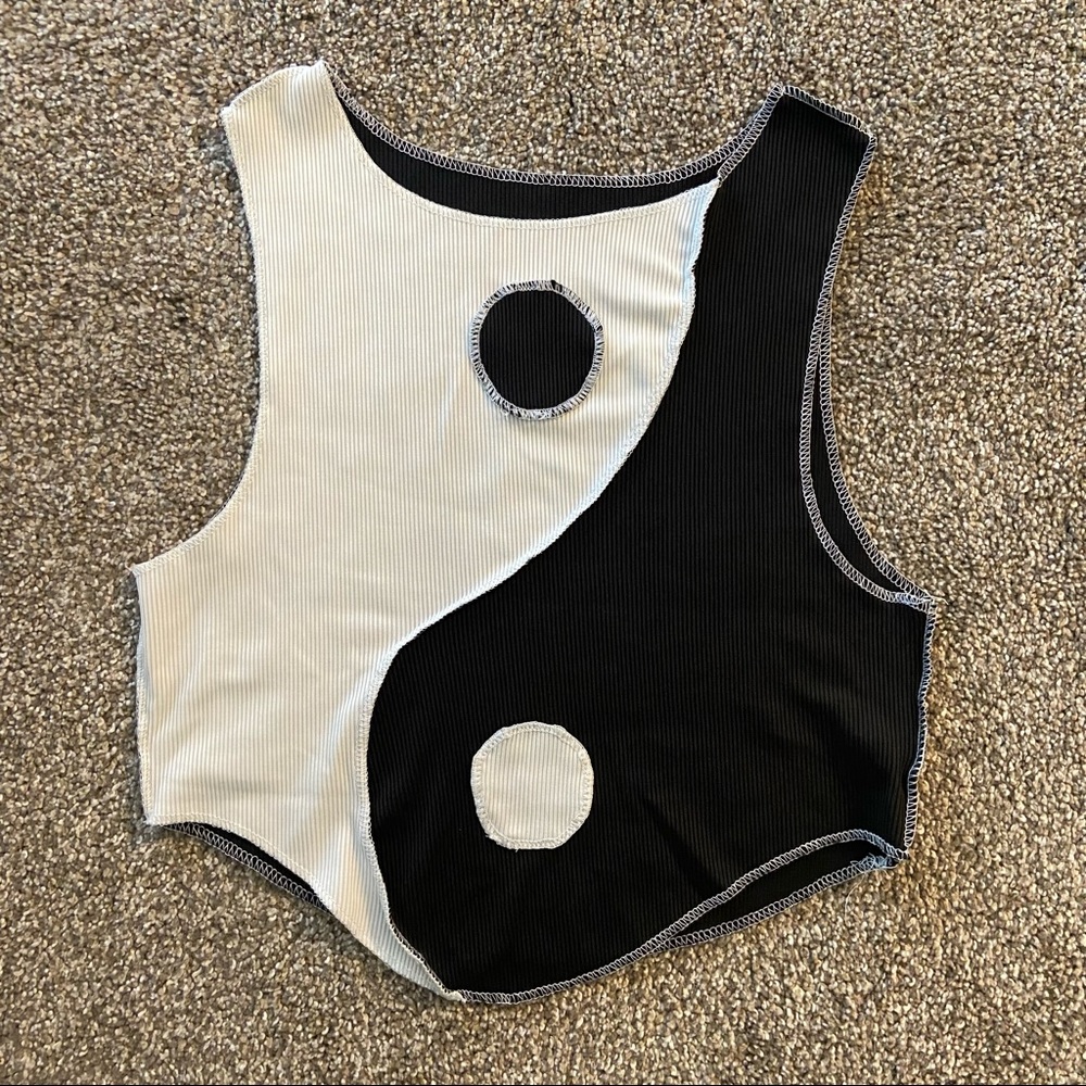 Romwe YingYang CropTop Patches Black and White